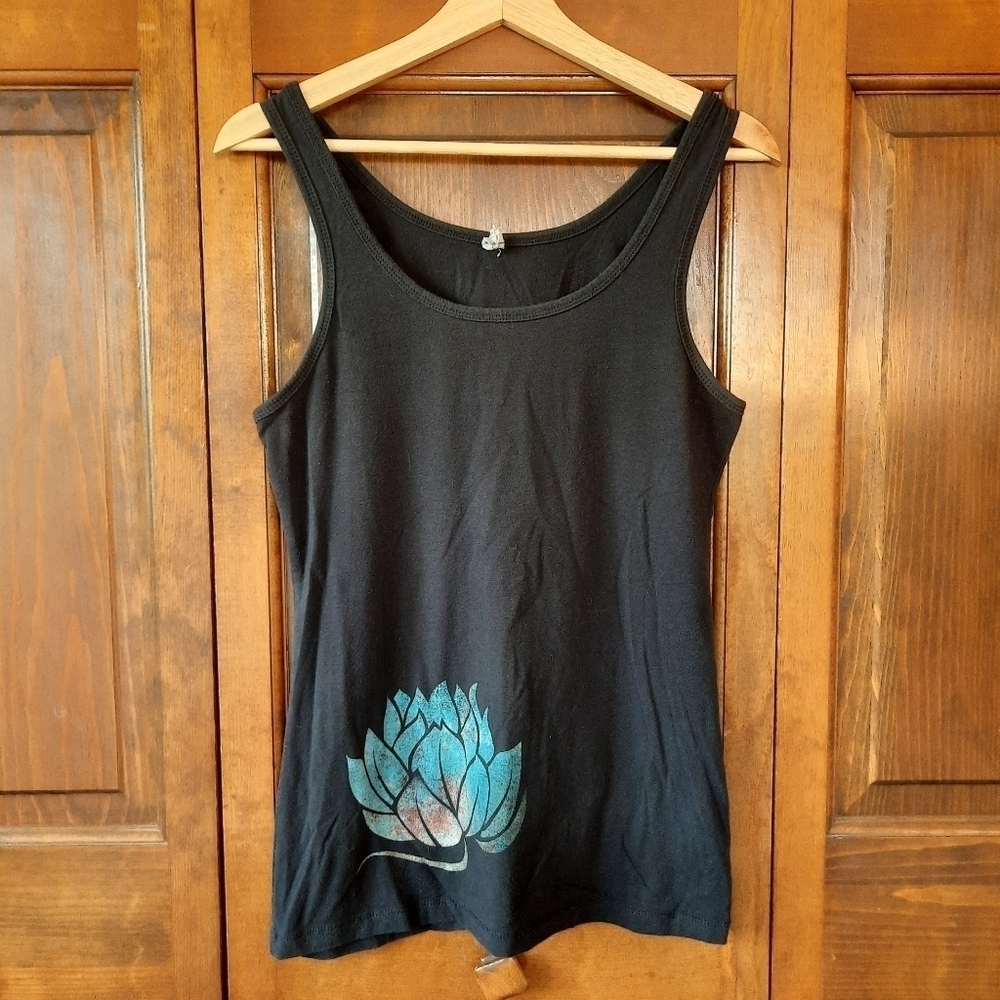 🛍 Custom-made screenprinted lotus black yoga tank top size XL